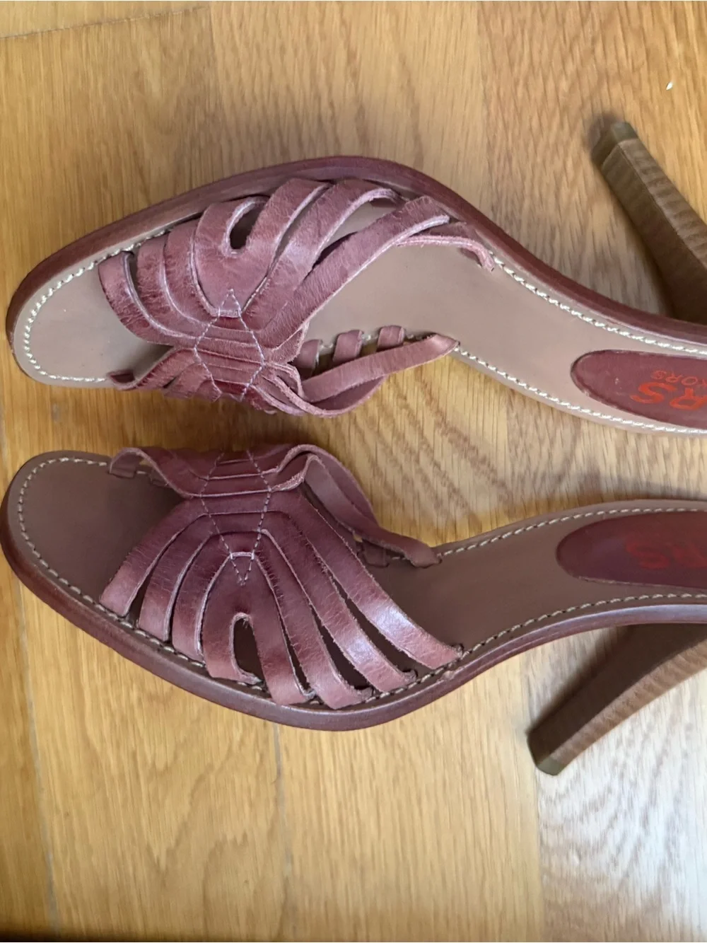 KORS Michael Kors Mauve Leather Slide sandal